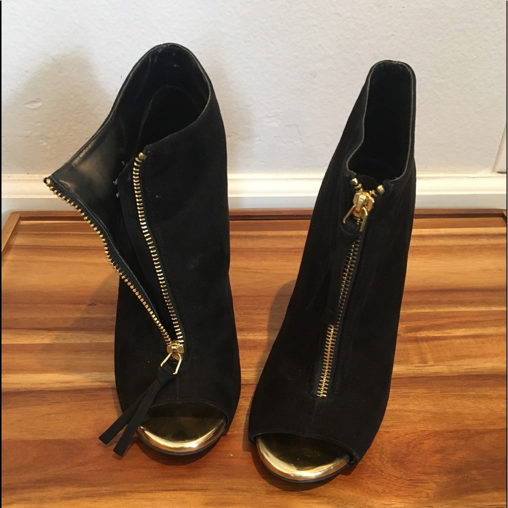Mossimo black suede ankle booties